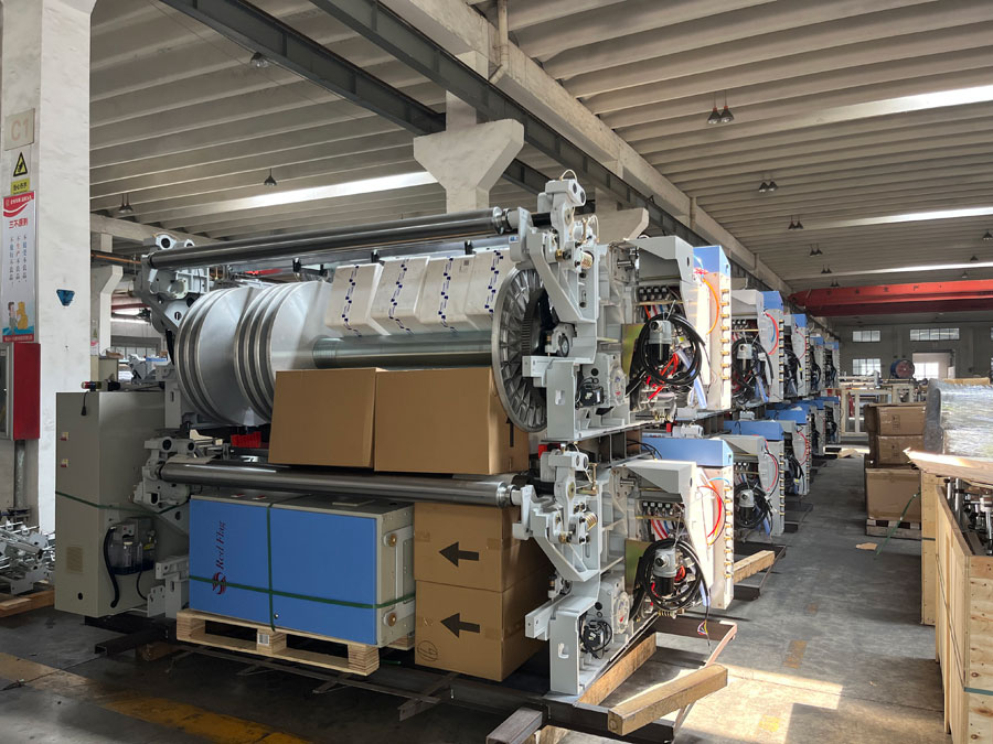 噴氣織機發(fā)貨